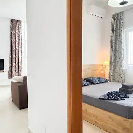 2 Bedrooms 1154 Apartment