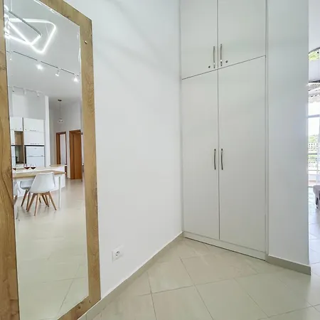Apartment 2 Bedrooms 1154